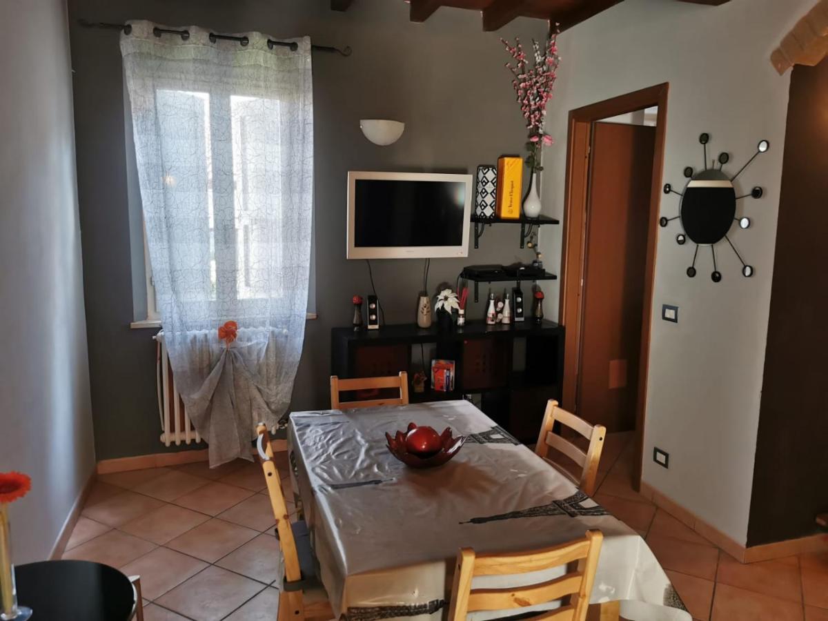 Apartment In The City Center With Self Check-In Parma Kültér fotó